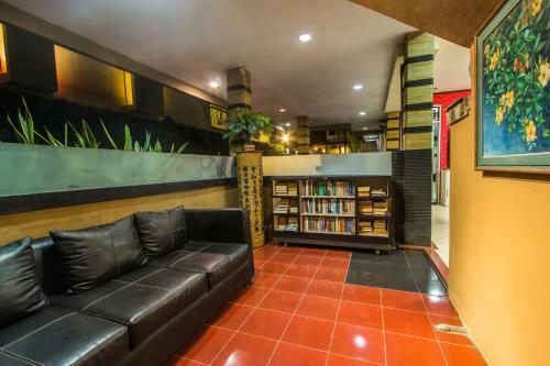 Hostal Sri Ratu Hotel