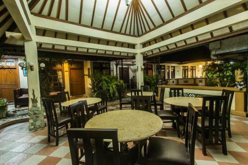 Hostal Sri Ratu Hotel