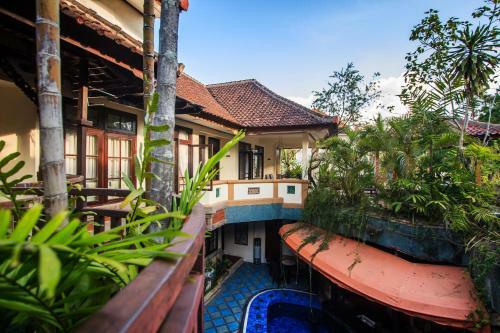 Hostal Sri Ratu Hotel