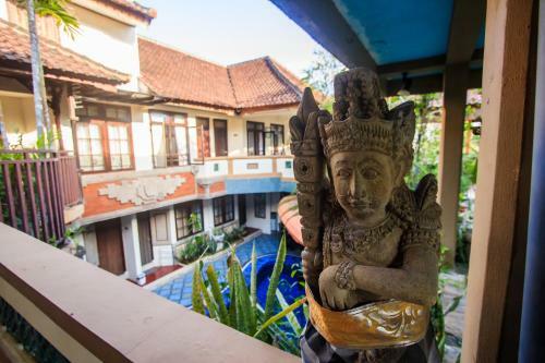 Hostal Sri Ratu Hotel