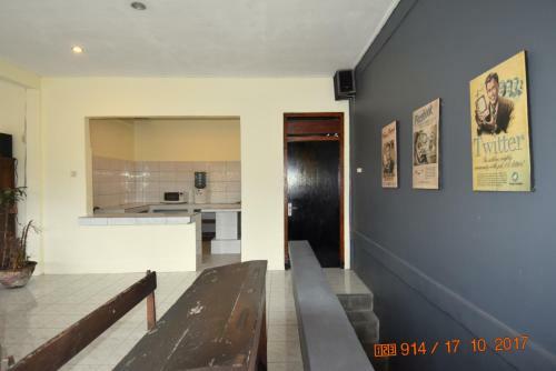 Central Lovina Apartment