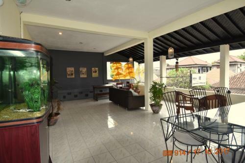 Central Lovina Apartment