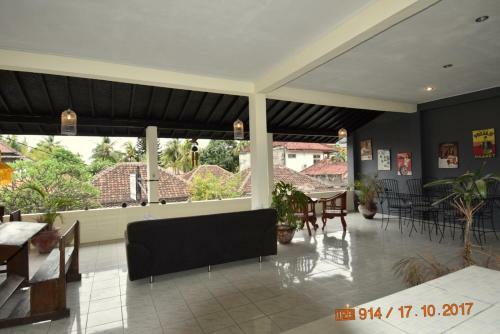 Central Lovina Apartment