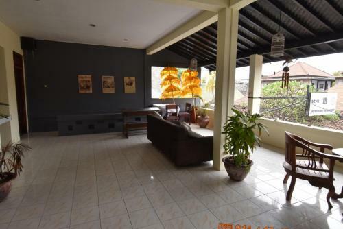 Central Lovina Apartment