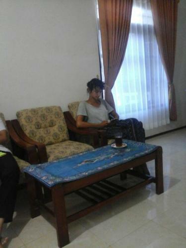 Hostal Kharisma Guest House
