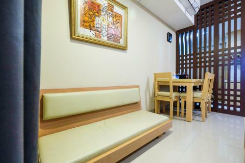 Comfortable 1br The Oasis Lippo Cikarang Apartment By Travelio