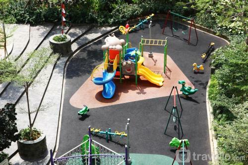 Modern And Comfortable Studio Apartment Springlake Summarecon Near Summarecon By Travelio