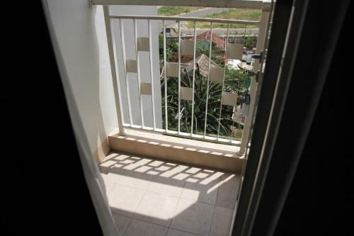 Modern And Comfortable Studio Apartment Springlake Summarecon Near Summarecon By Travelio