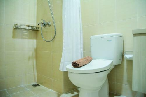 Comfortable Studio The Oasis Lippo Cikarang Apartment By Travelio