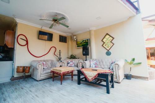 Hostal Reddoorz @ Cibogo Puncak Bogor