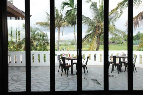 Umpadhi Hotel