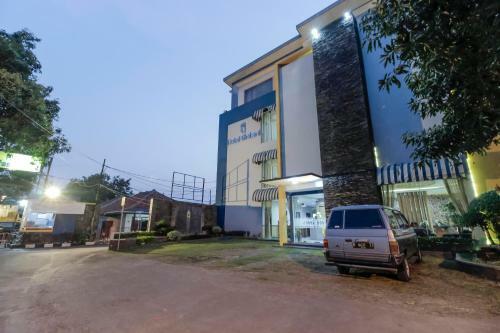 Hotel Reddoorz Plus @ Tuparev Cirebon
