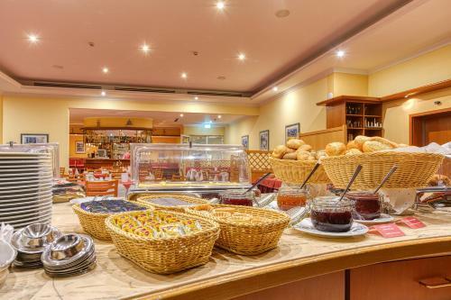 Hotel Elbotel Rostock By Centro