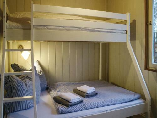 Two-bedroom Holiday Home In Middelhagen