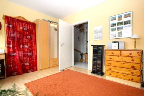 2 Private Single Rooms (5099)