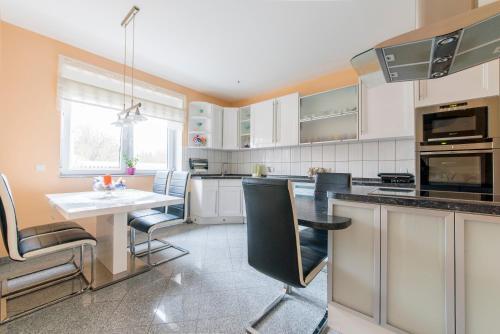 Best Private House (6557)