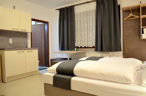 Hana Aparthotel