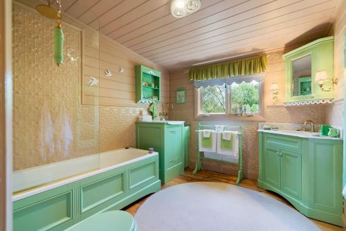 Tea Cup Cottage