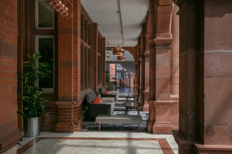 Hotel Crown Moran