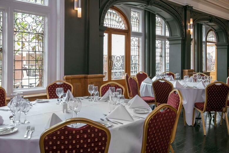 Hotel Crown Moran