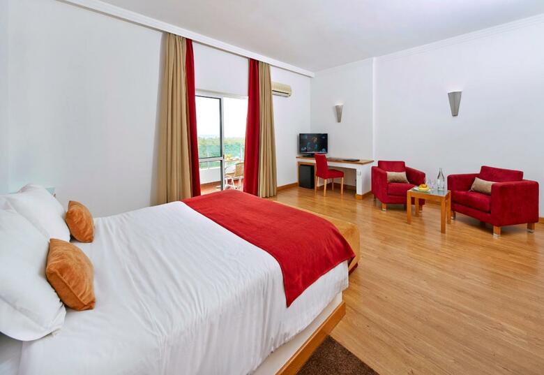 Alcazar Hotel & Spa