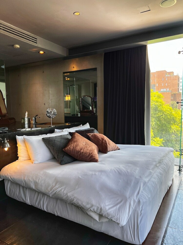 Demetria Hotel