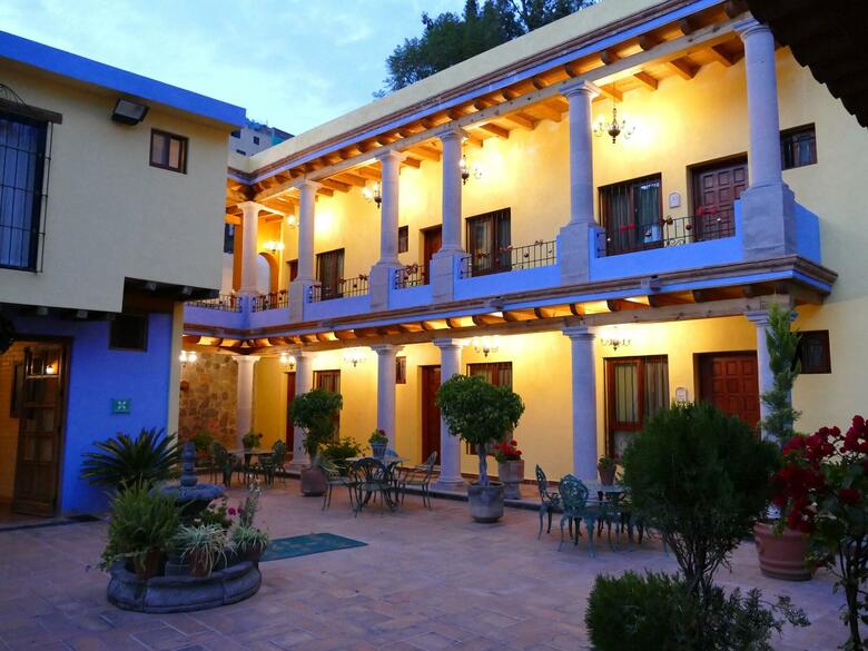 Hotel El Meson De Los Poetas