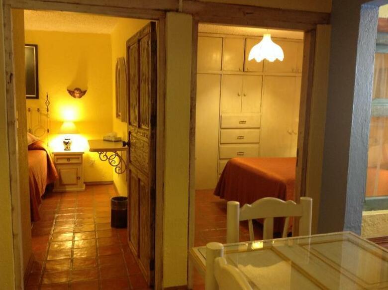 Hotel El Meson De Los Poetas