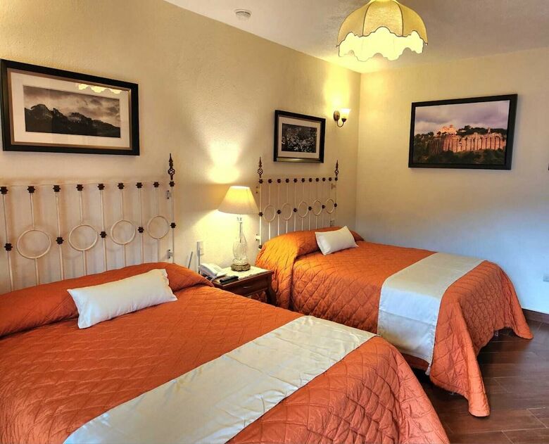 Hotel El Meson De Los Poetas