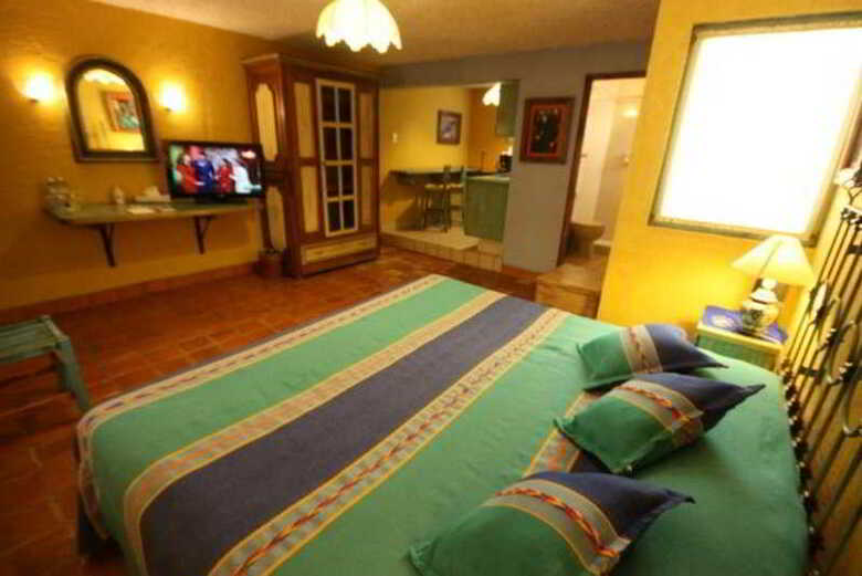 Hotel El Meson De Los Poetas