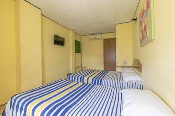 Hotel Mateos 1215