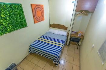 Hotel Mateos 1215