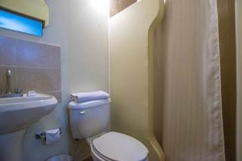Hotel Mateos 1215