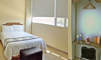 Hotel Mateos 1215