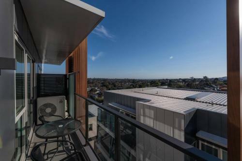 Stylish Box Hill 1 Bedroom Apartment W/parking