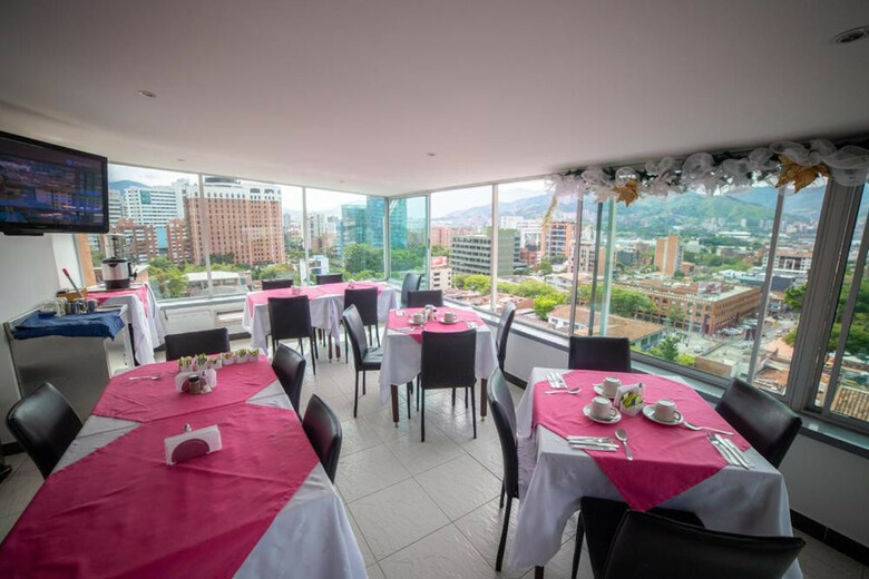 Hotel Aparta Suite Torre Poblado