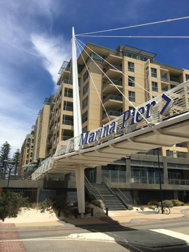 Apartamentos Glenelg Beach Studio