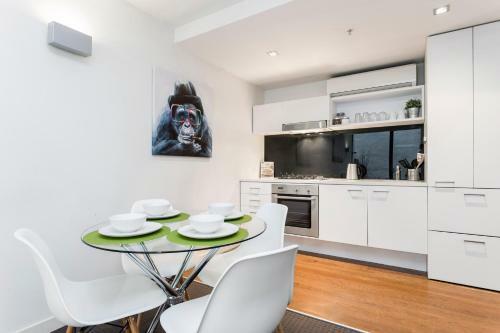 Complete Host Aqualuna Apartments