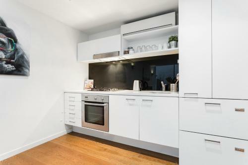 Complete Host Aqualuna Apartments