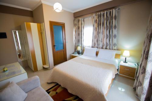Dea Hotel 2002