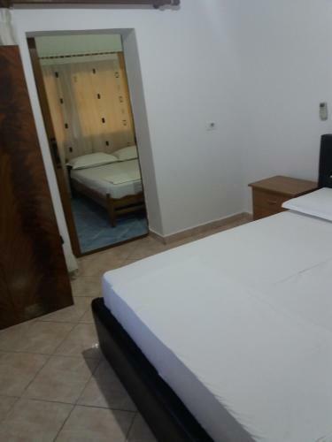 Apartment Vladimir Sela Ksamil