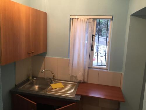 Eri Rooms