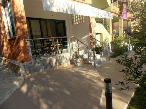 Elvin Apartments