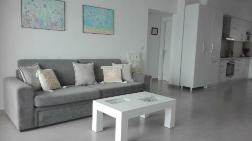 Bay View Apartment