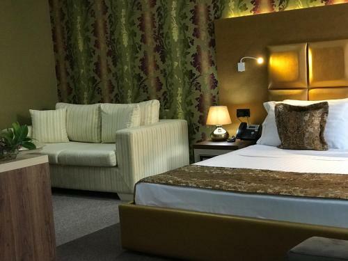 Hotel Deluxe