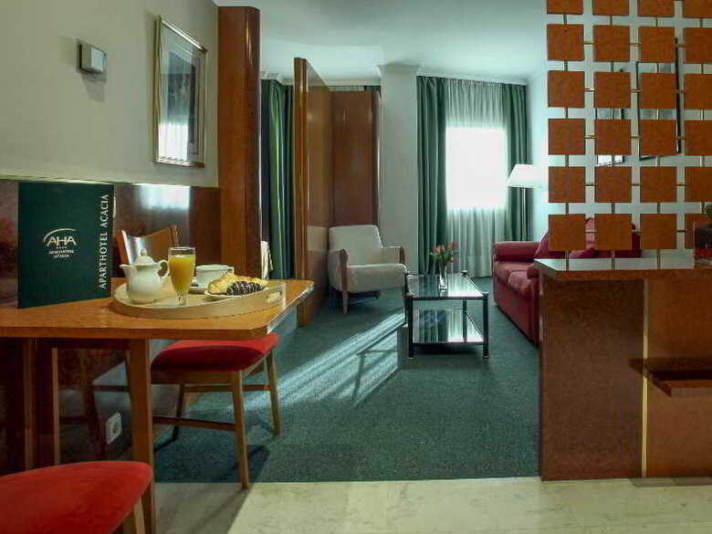 Aparthotel Husa Acacia
