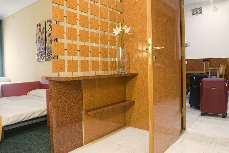 Aparthotel Husa Acacia