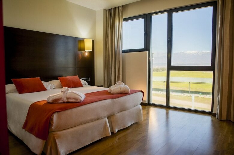 Hospedium Hotel Valles De Gredos Golf