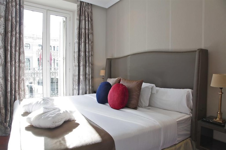 Hotel Luxury Suites