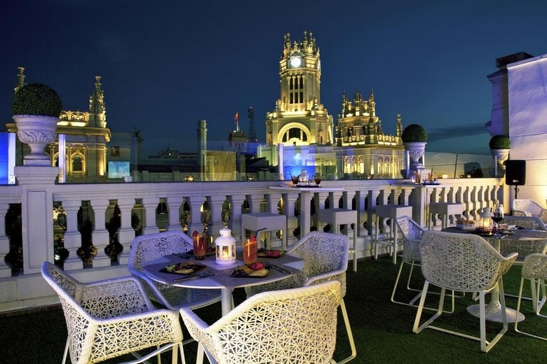 Hotel Luxury Suites
